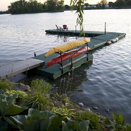 La Belle Aux Berges Bed and Breakfast Saint-Denis-sur-Richelieu Buitenkant foto