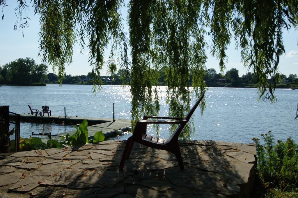 La Belle Aux Berges Bed and Breakfast Saint-Denis-sur-Richelieu Buitenkant foto